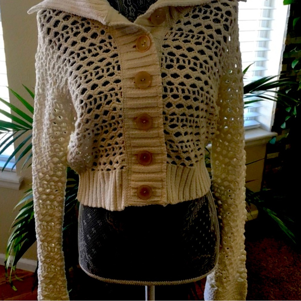 NWt intuition crocheted sweater
